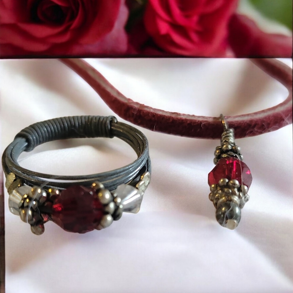 Vtg 60s Hand Crafted Leather Bead Metal Necklace Choker With Wire Welded Ring